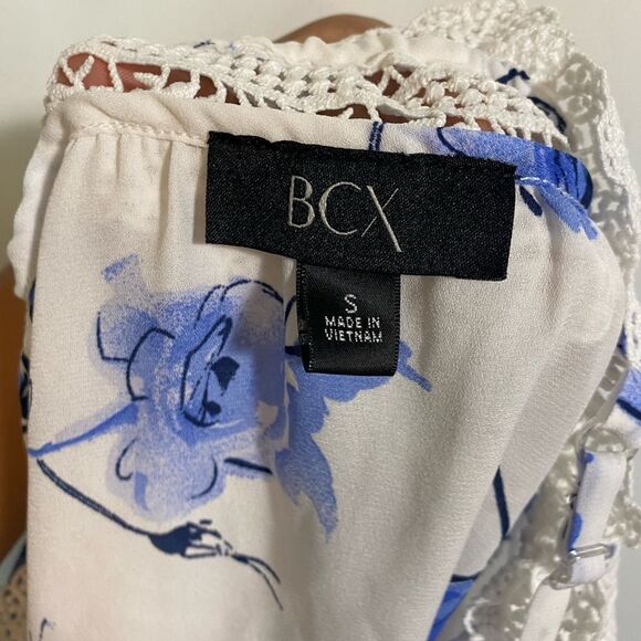 BCX Women's floral Sleeve Button-Up Top size: small - Picture 7 of 11